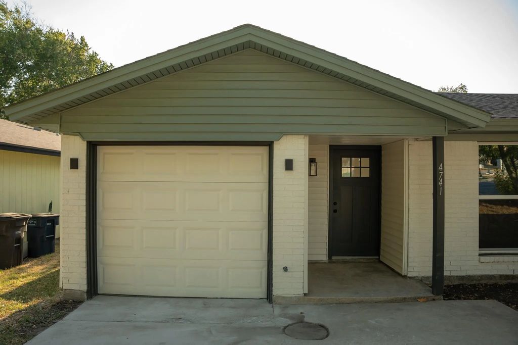 4741 Mccart Avenue, Fort Worth