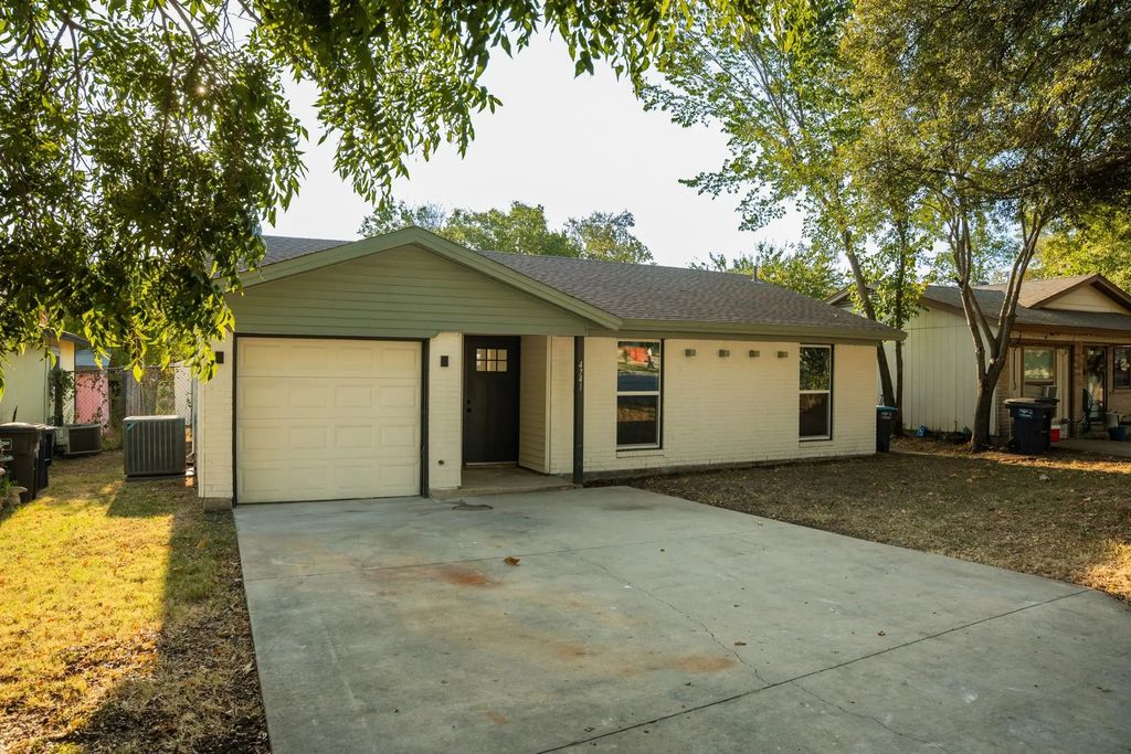 4741 Mccart Avenue, Fort Worth