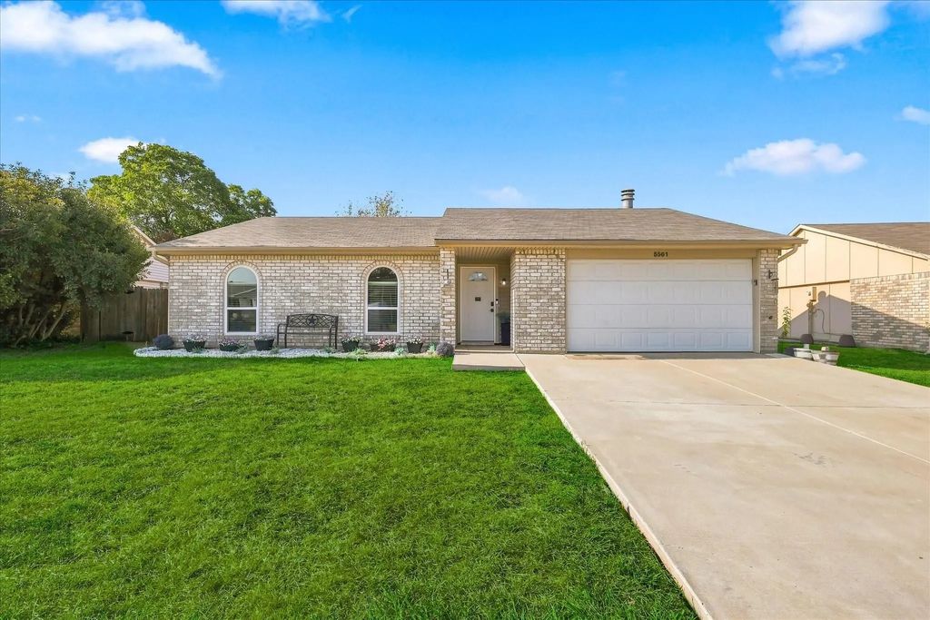 5561 Rutledge Drive, The Colony