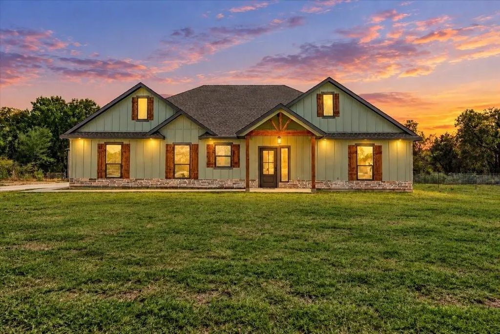 785 Palmito Ranch Rd, Corsicana
