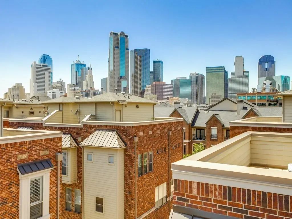 909 City Side Lane, Dallas