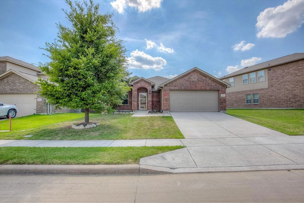14349 Mariposa Lily Lane, Fort Worth