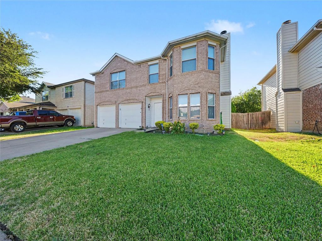 8513 Horse Whisper Lane, Fort Worth
