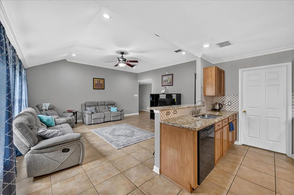 5530 Mandarin Way, Dallas