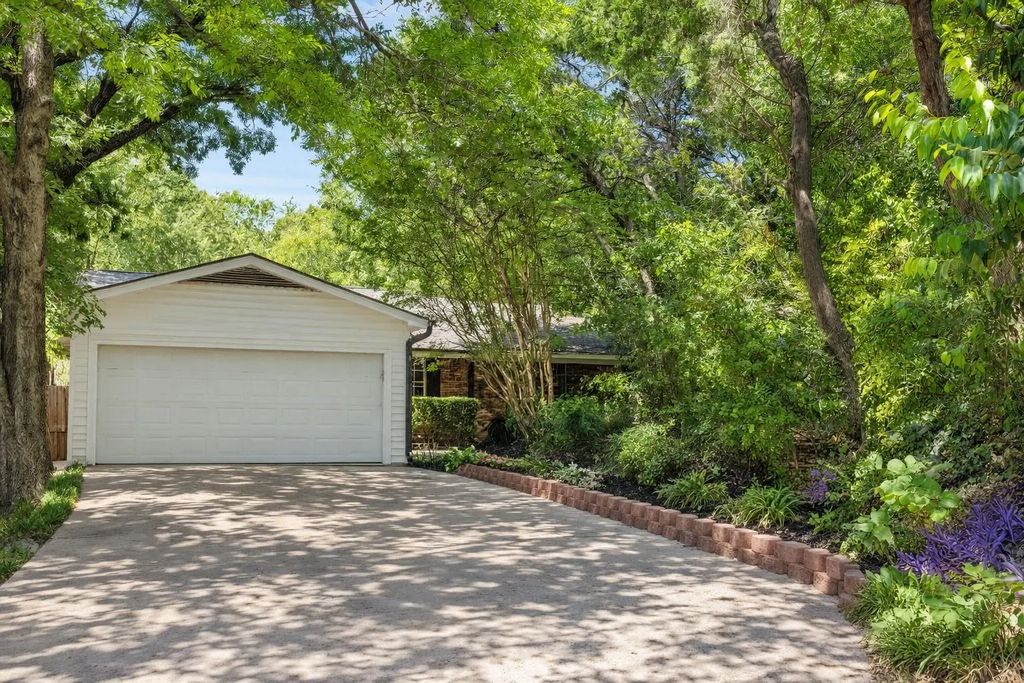 5607 Mona Lane, Dallas