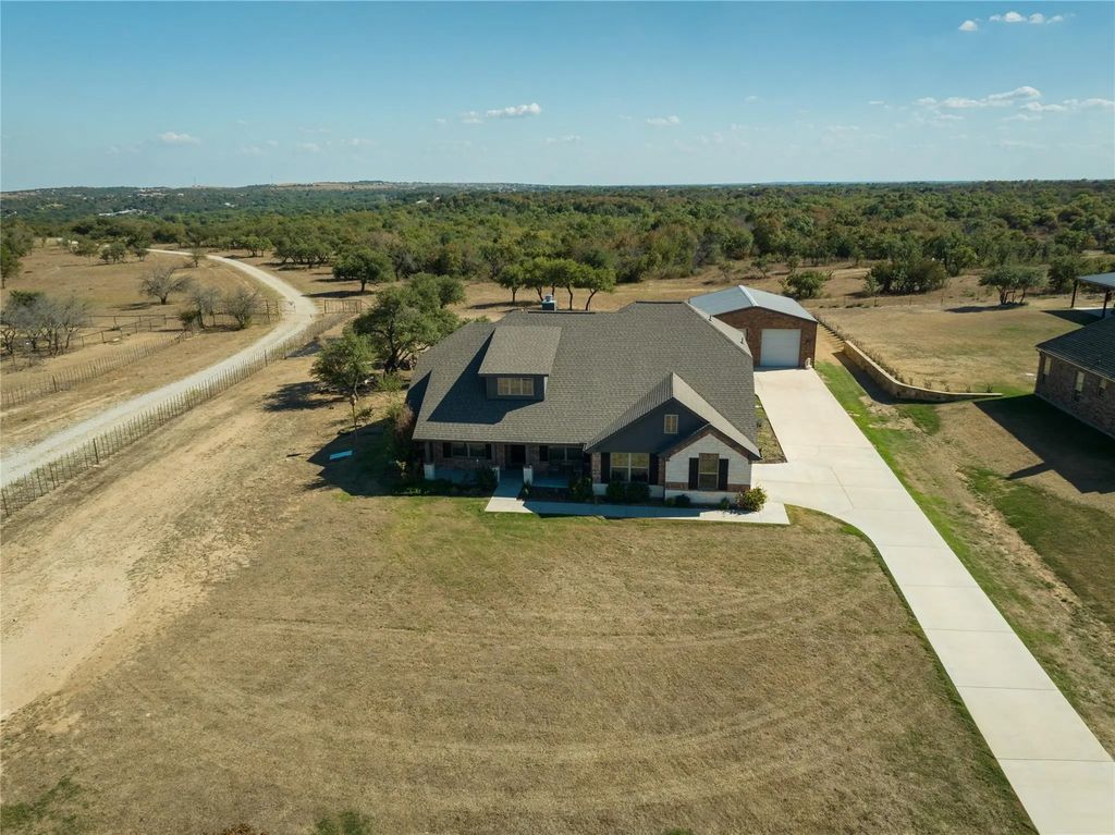 3841 J E Woody Road, Springtown