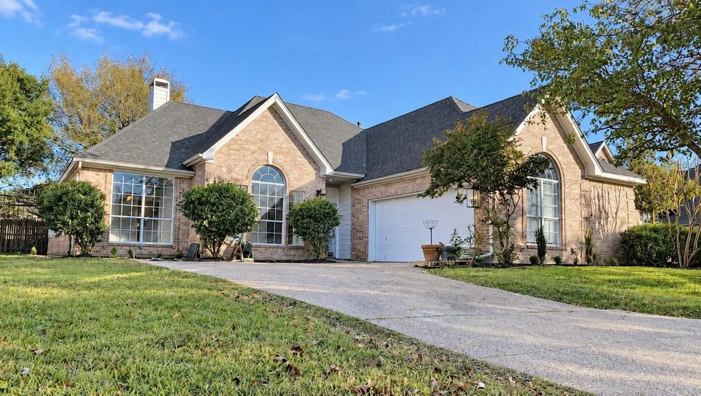 2409 N Hunter Place Lane, Arlington