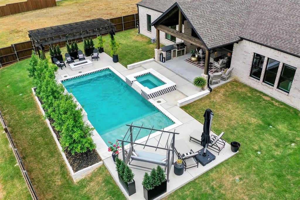 2702 Stonecrest Drive, Sherman