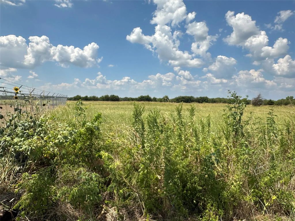3767 East Line Road, Whitewright