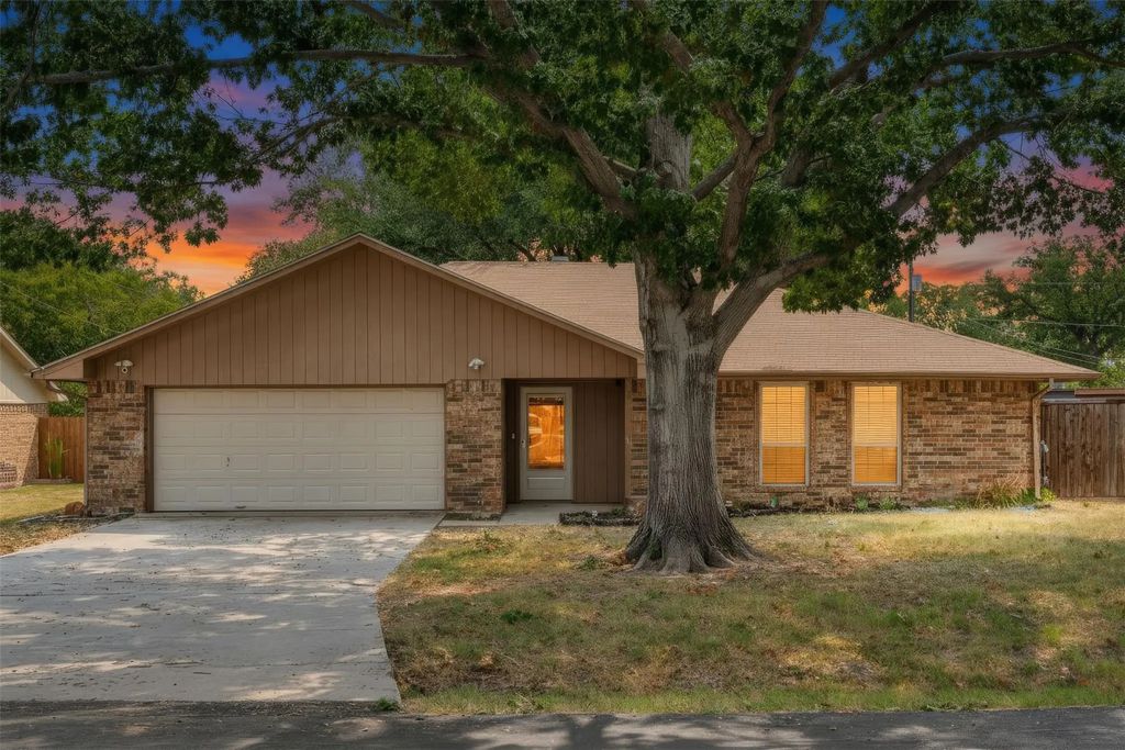 1909 Oak Hill Drive, Corinth