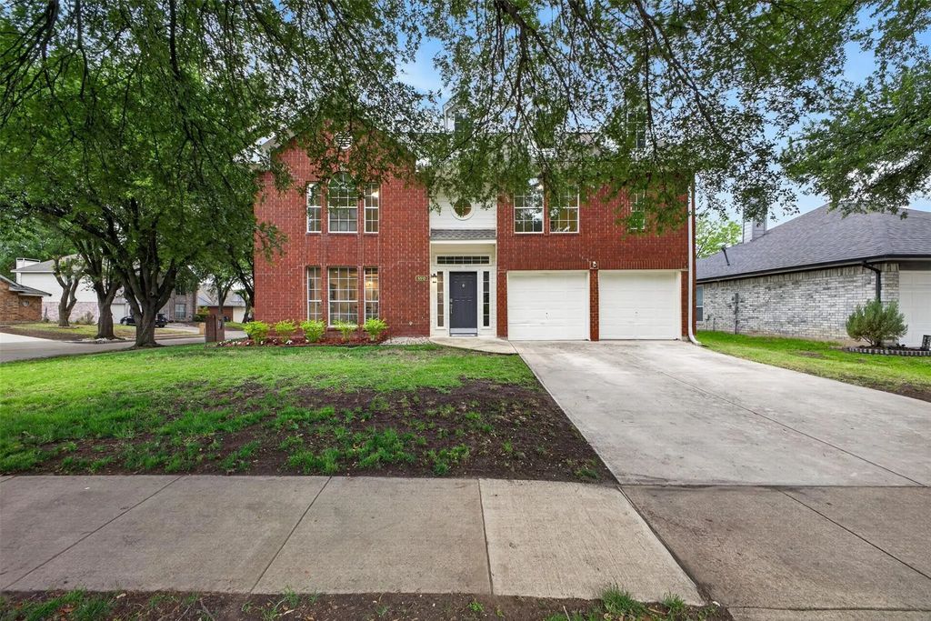 5512 Turtle River Court, Fort Worth