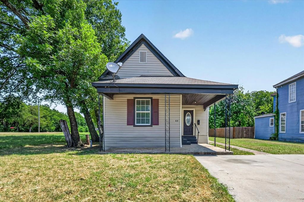 419 N Grand Avenue B, Sherman
