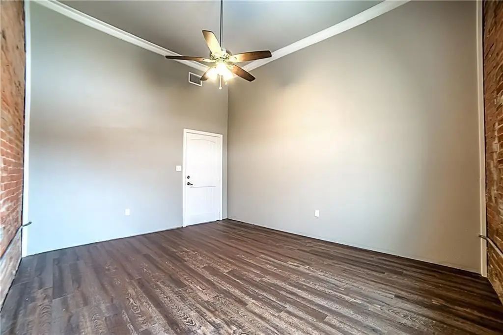 142 S Main Street 205, Van Alstyne