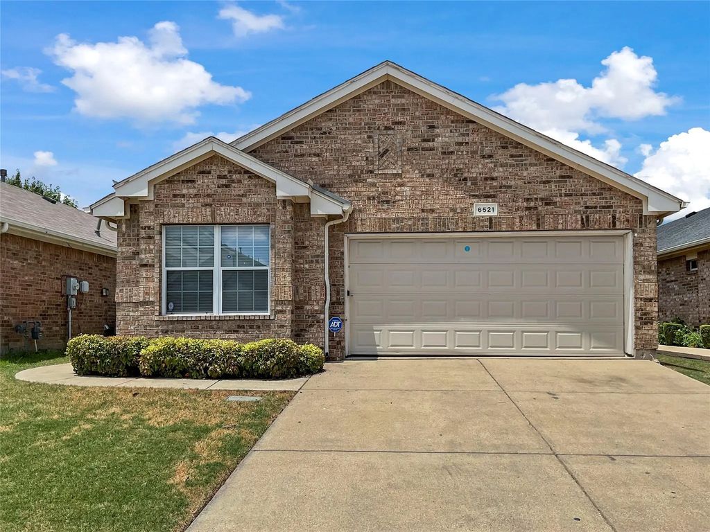 6521 Regina Drive, Fort Worth