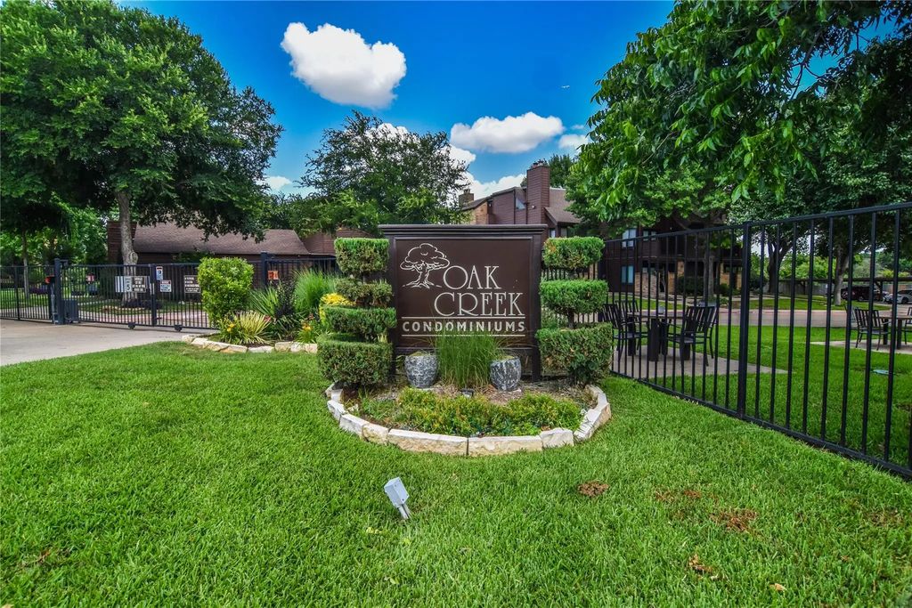 1700 Baird Farm Circle 1103, Arlington