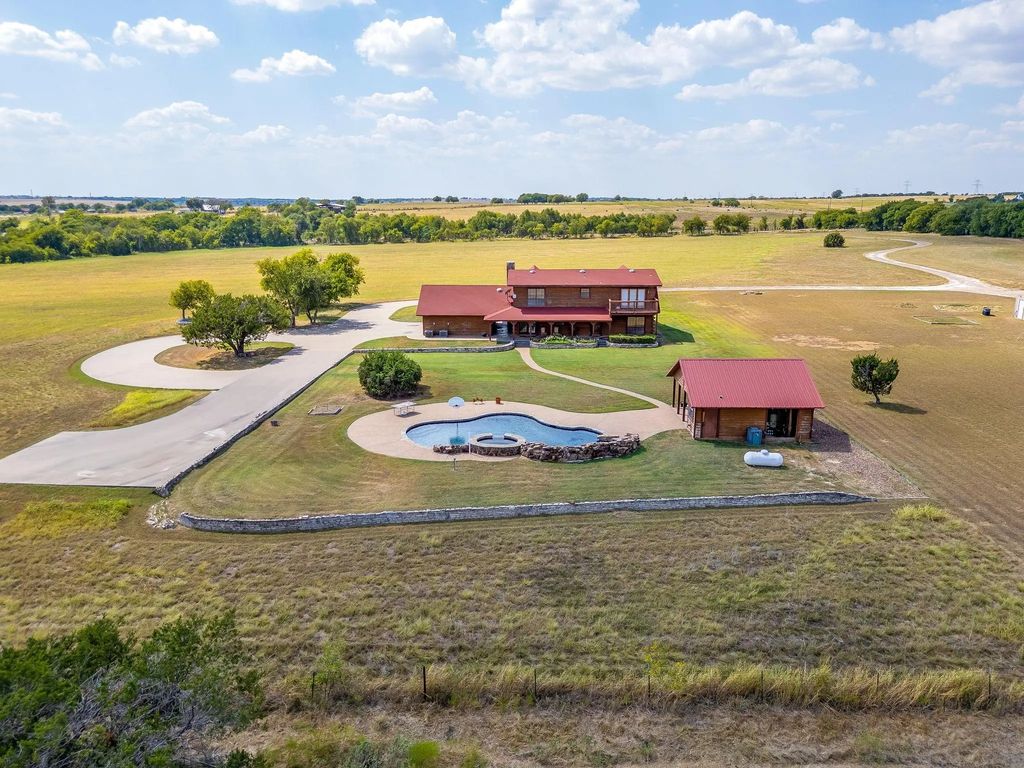 5900 County Road 1229, Godley