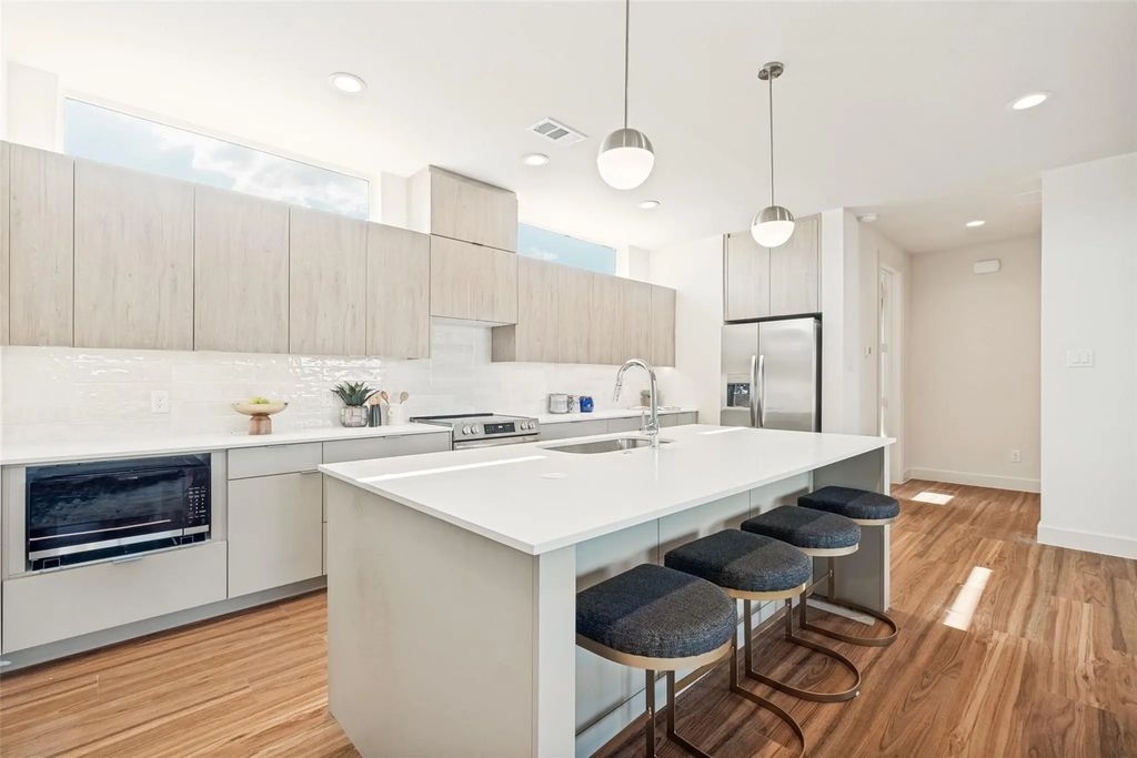 1311 Madrigal Parkway, Dallas