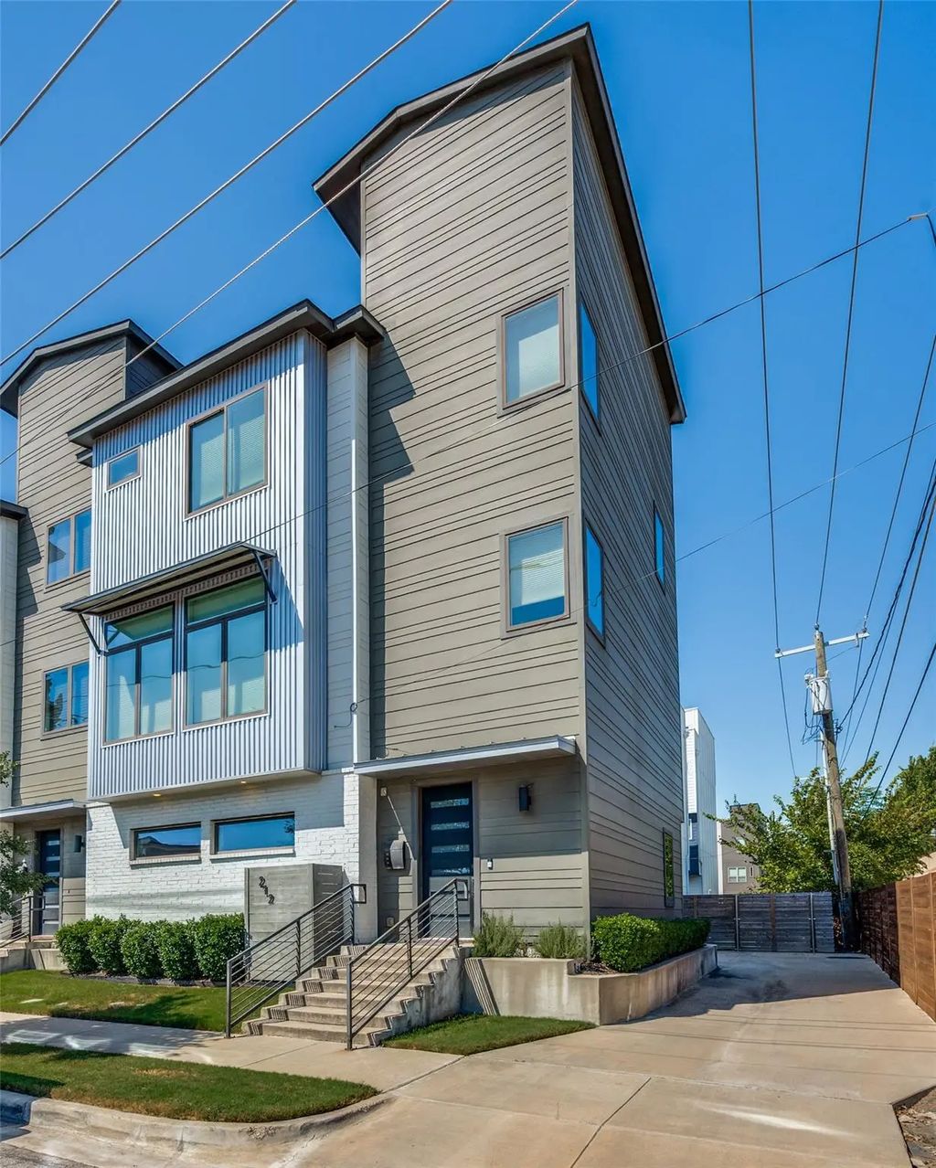 212 Foch Street, Fort Worth