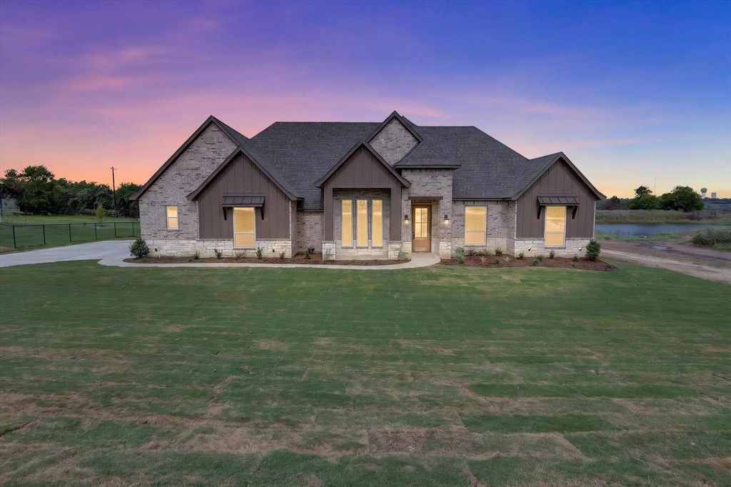 471 Red Bird Drive, Springtown