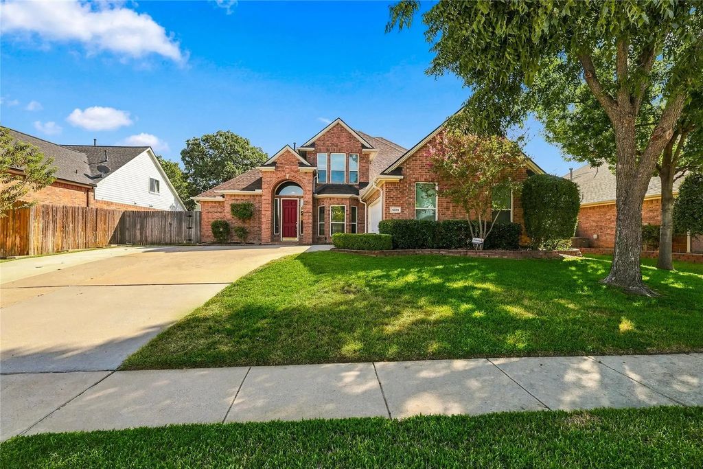 1204 Crestview Drive, Bedford