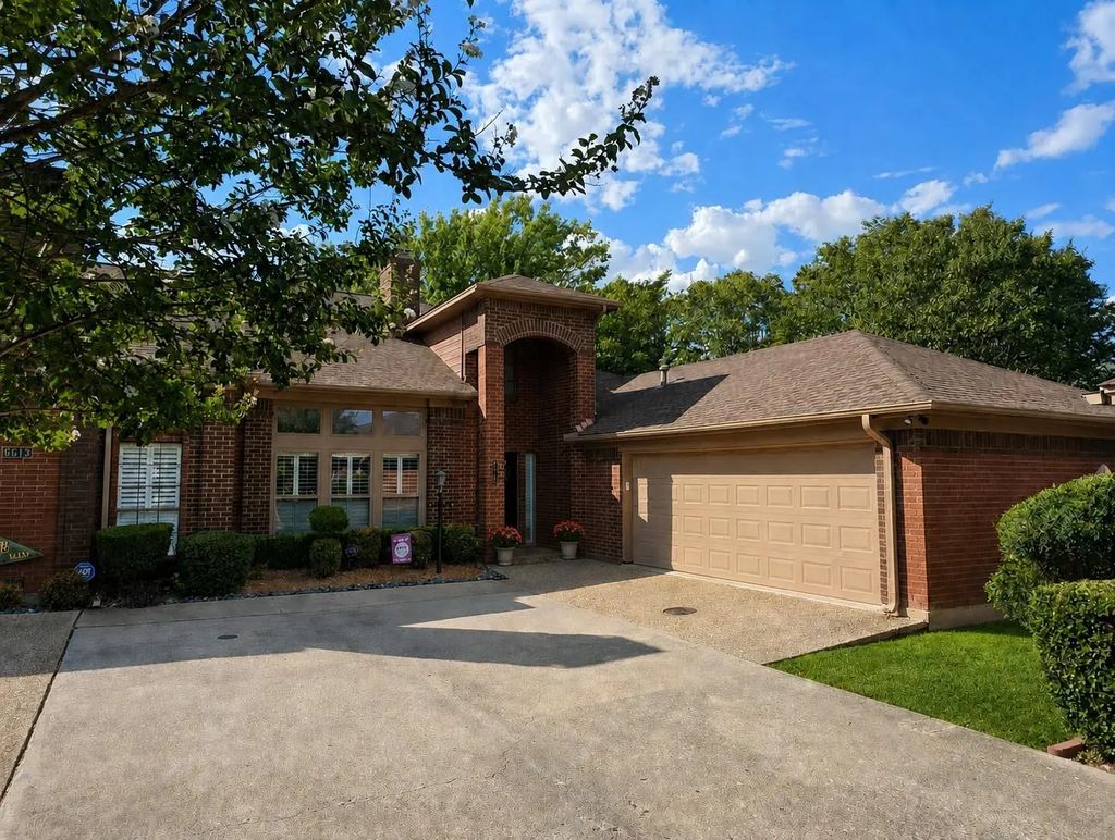 6615 Waterwood Circle, Benbrook