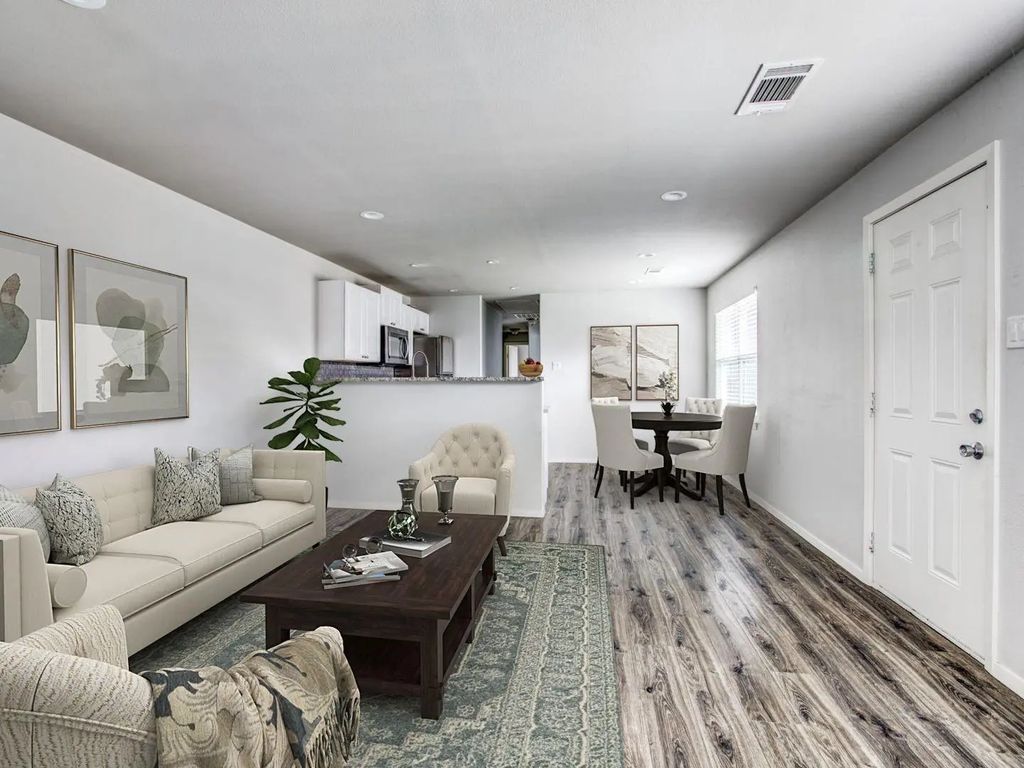2204 W Rosedale St S Street, Fort Worth