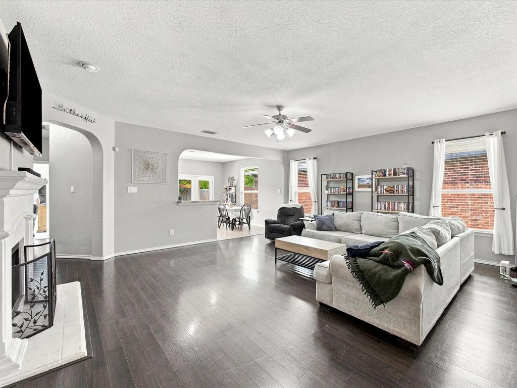 8205 Water Buck Run, Fort Worth