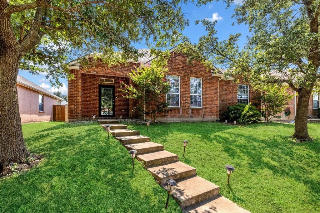 1526 Cliff Creek Drive, Allen