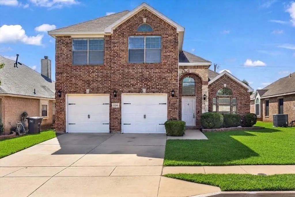 11208 Whispering Brook Lane, Fort Worth