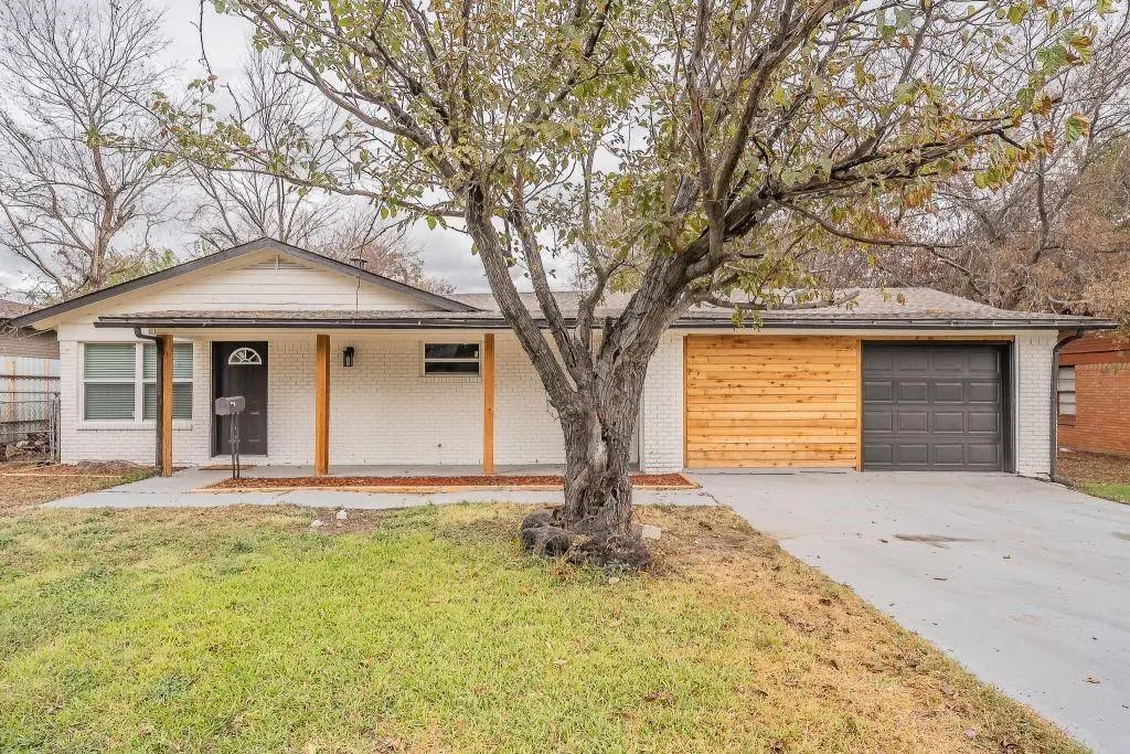 5012 Roxie Street, Haltom City