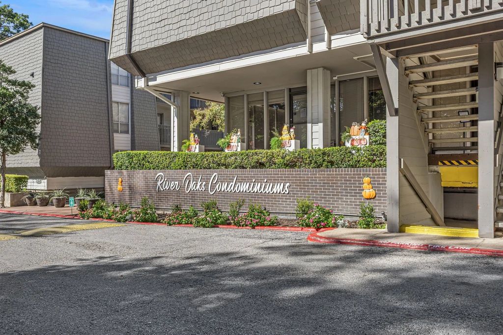 4837 Cedar Springs Road 215, Dallas