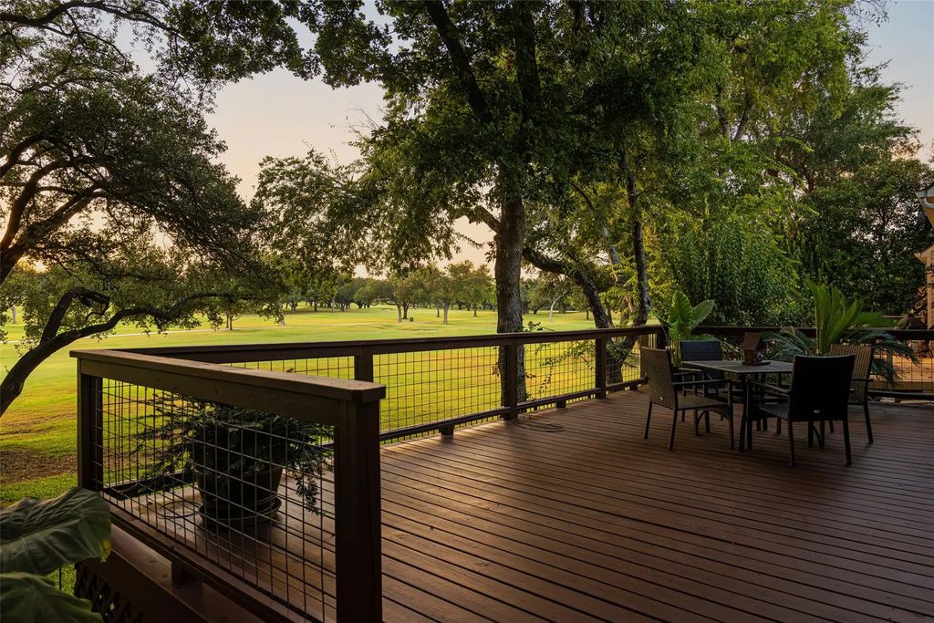 13715 Creekside Place, Dallas