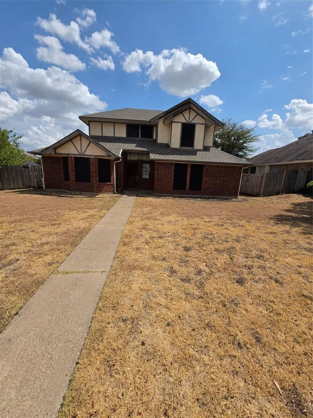 405 Raintree Circle, DeSoto
