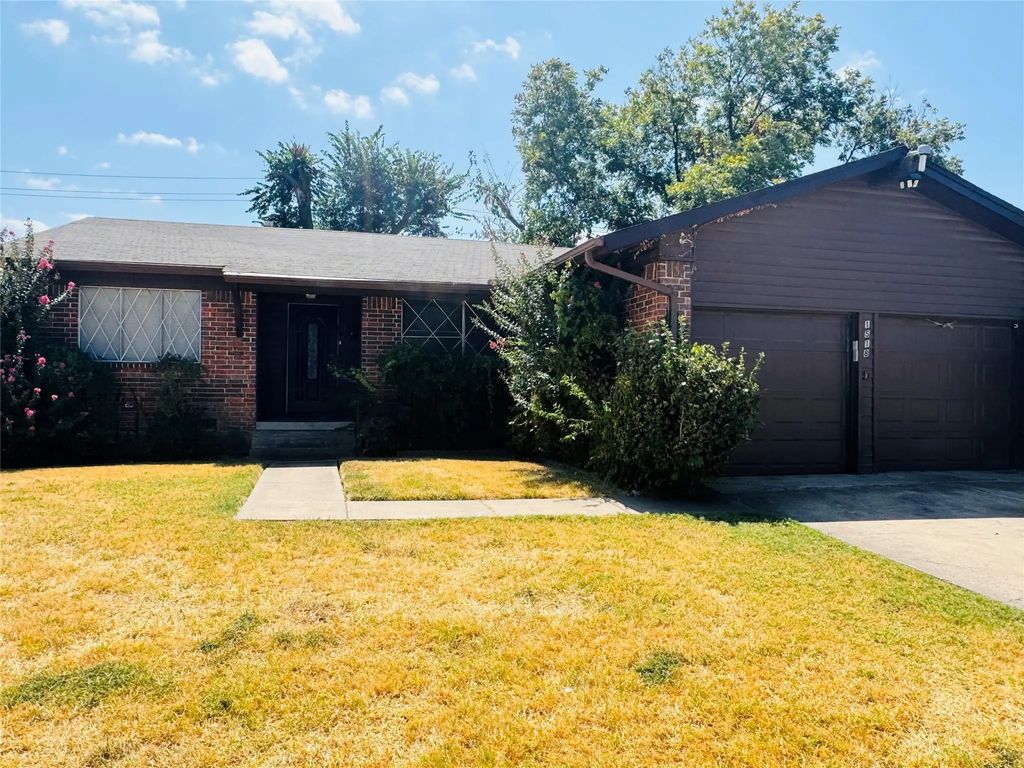1518 Carroll Drive, Garland