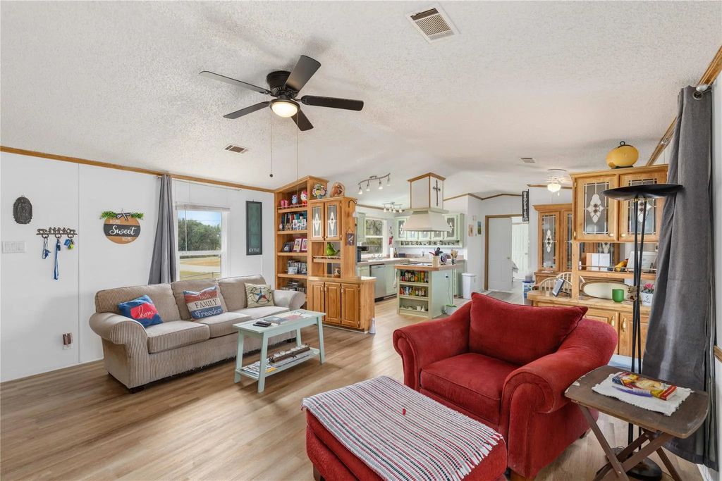 375 Whispering Oaks Lane, Early