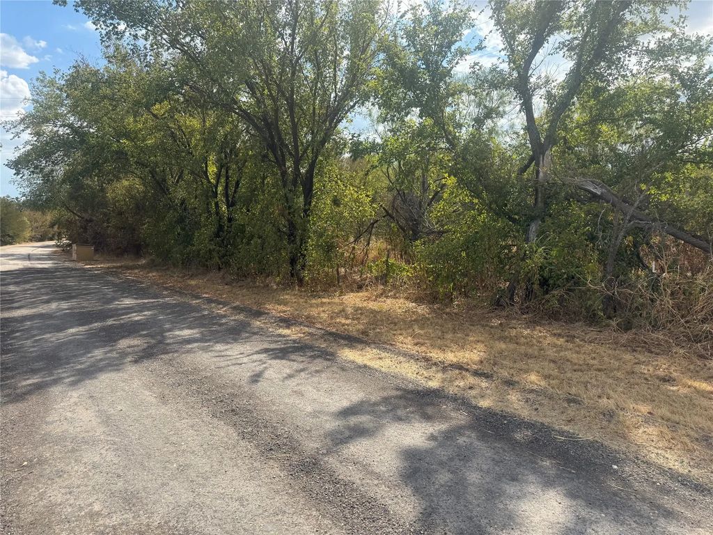 780 County Road 410a, Comanche