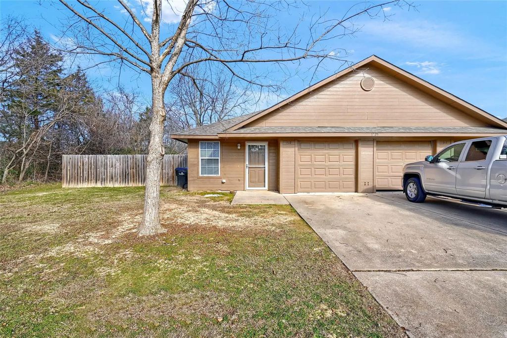 1025 Rice Street 102, Denison