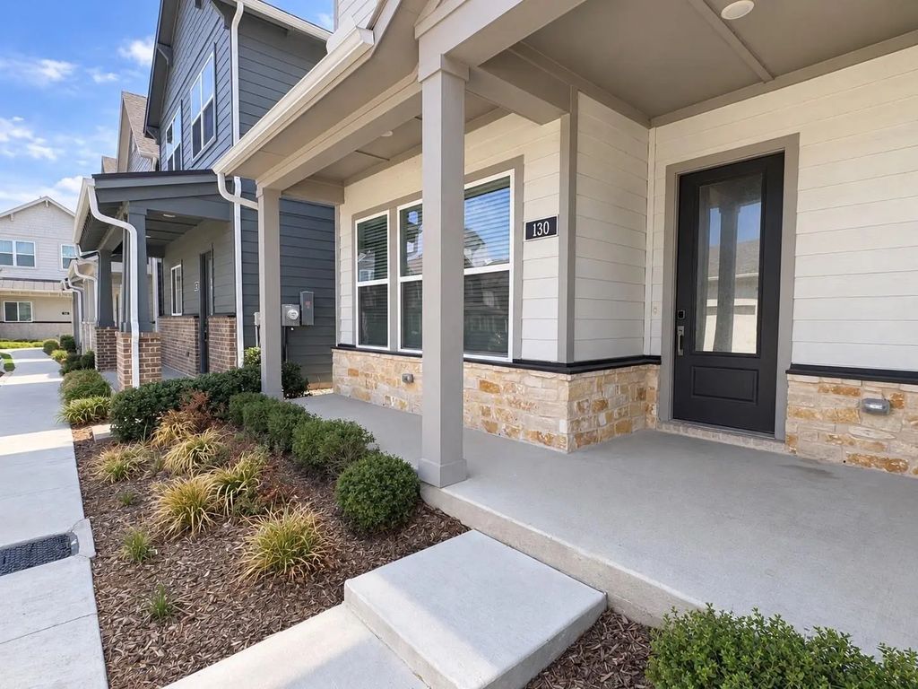 760 W Bedford Euless Road 130, Hurst