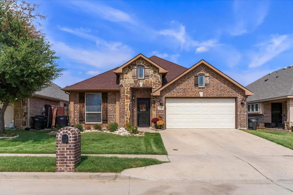 4336 Sweet Clover Lane, Fort Worth