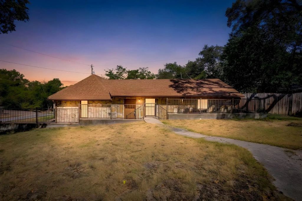 6940 Hatch Road, Fort Worth