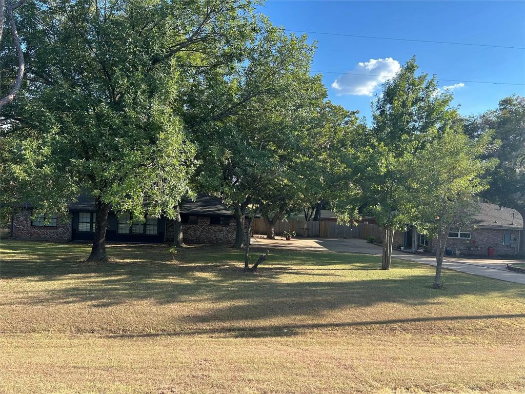 9160 State Highway 56 E, Sherman