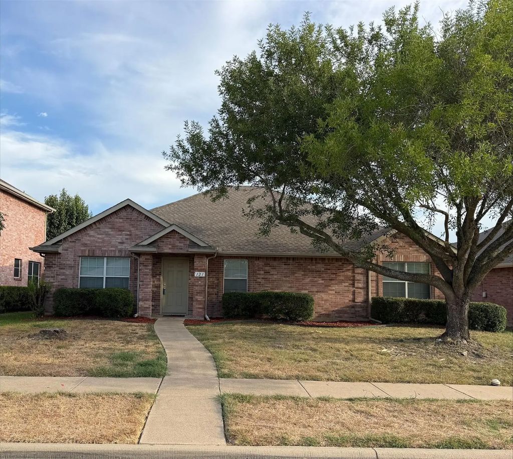 121 Hunters Trail, Red Oak