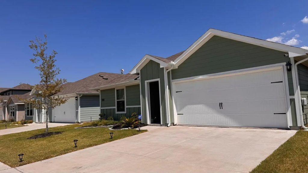 6107 Sea Holly Trail, Princeton