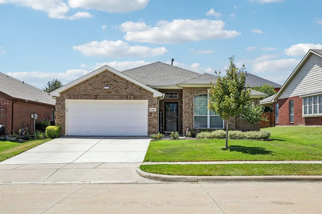 2868 Spotted Owl Drive, Fort Worth