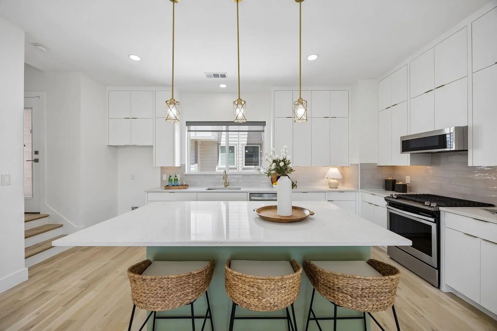 1917 Landon Lane, Dallas