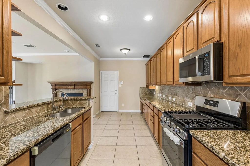 4313 Kestrel Way, Carrollton
