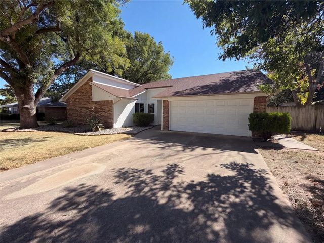 1208 Hillcrest Drive, Euless