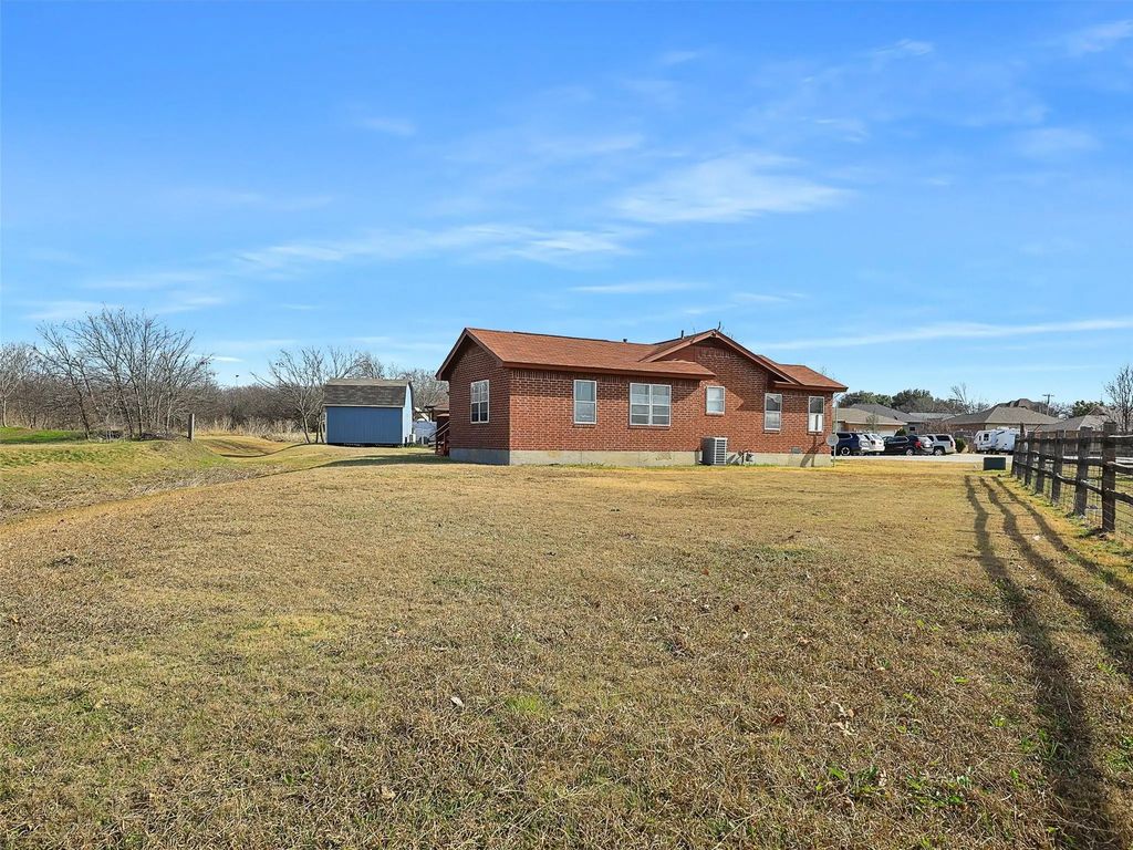 707 Doris Lane, Gunter