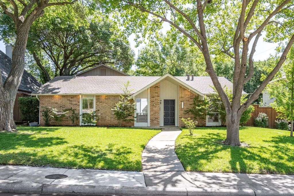 7162 Carrousel Circle, Dallas
