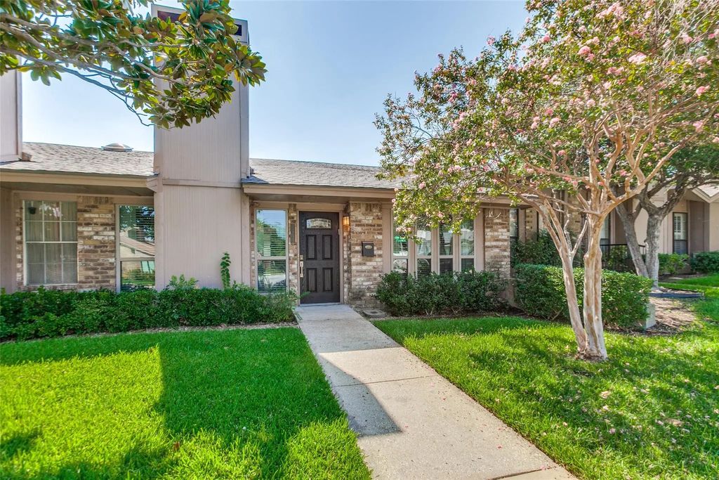 10732 Pagewood Drive 48, Dallas
